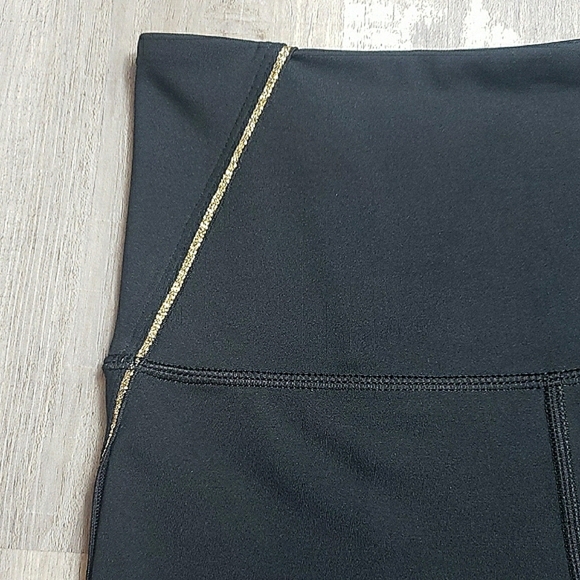 ZYIA High Rise Leggings Black Gold Gilded Detailing Workout Gym Size 0 Womens - Picture 4 of 13